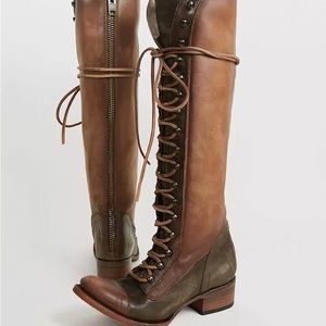 ISO size 9 or 10 Arlo boots from Freebird.